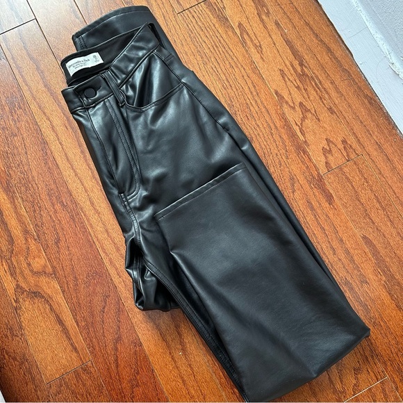 Abercrombie Ankle Straight Ultra High Rise - Picture 6 of 6